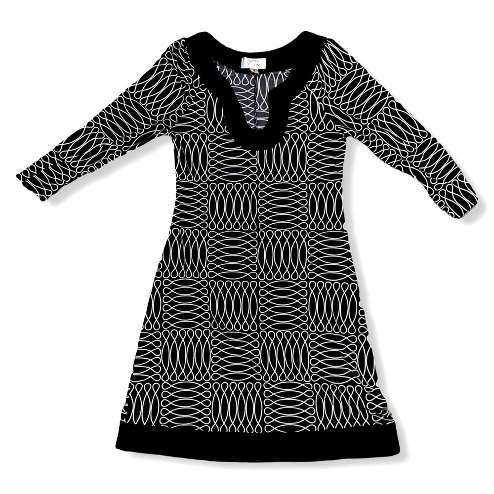 Sweet Storm Black & White Retro 60s Abstract Long Sleeve A-Line Mini Dress